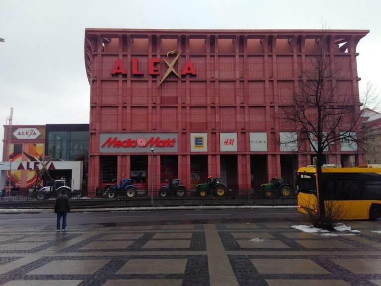 German farmers protesting with tractors in central Berlin